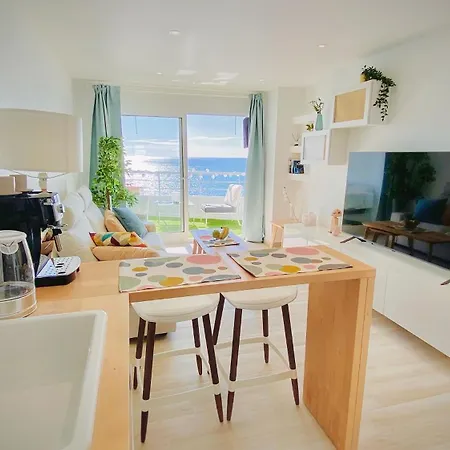 Estrella Del Mar - Beachfront With Panoramic Sea View Apartment